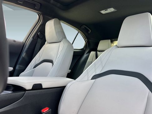 Certified 2024 Lexus UX 250h FWD image 23