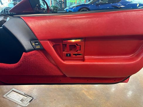 Used 1990 Chevrolet Corvette ZR-1 RWD image 18