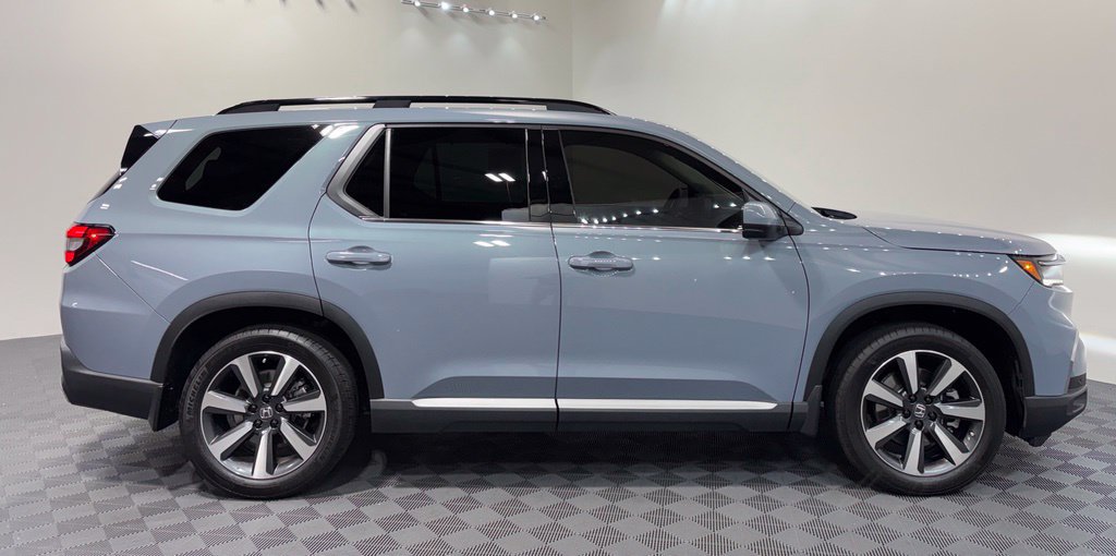 Used 2024 Honda Pilot Touring image 7