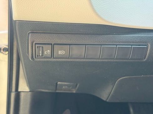 Used 2019 Toyota Corolla SE FWD image 12