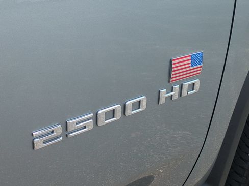 Used 2025 Chevrolet Silverado 2500 LTZ w/ LTZ Convenience Package AWD/4WD image 33