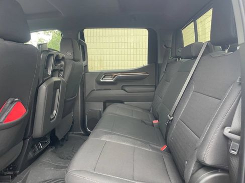 Used 2024 Chevrolet Silverado 1500 LT w/ Z71 Off-Road Package AWD/4WD image 12