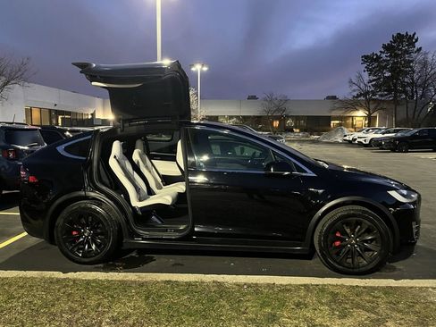 Used 2019 Tesla Model X P100D image 4