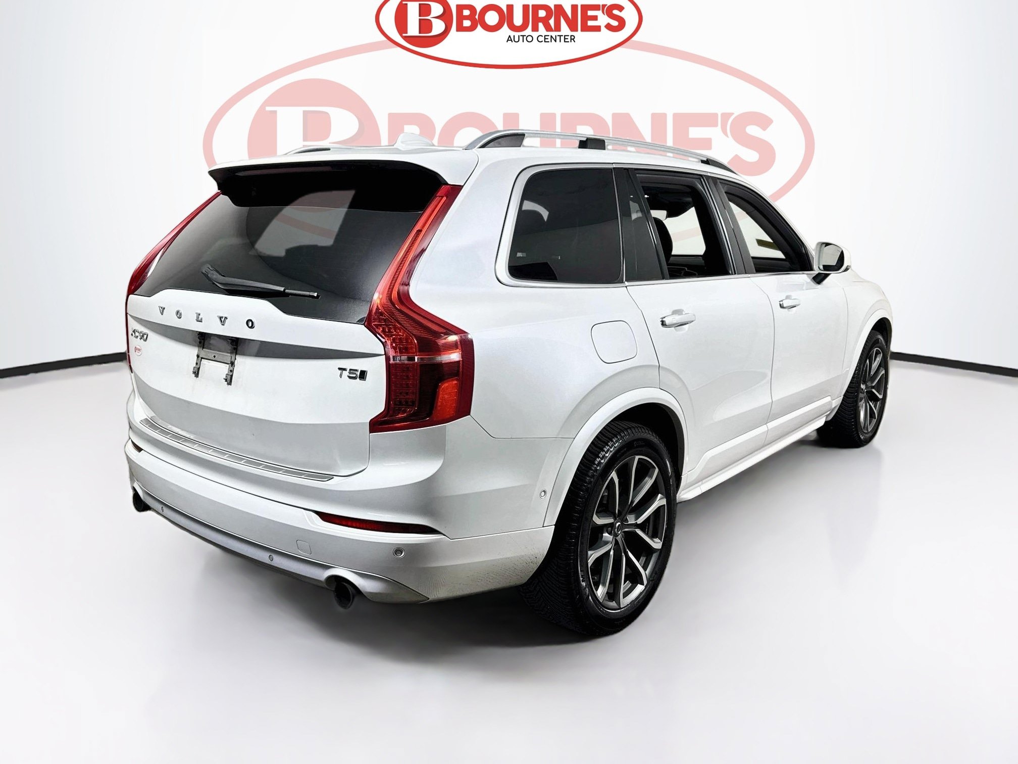 Used 2018 Volvo XC90 T5 Momentum w/ Convenience Package AWD/4WD image 11