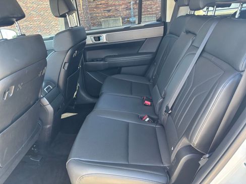 Used 2025 Hyundai Santa Fe SEL FWD image 25