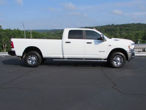 Used 2024 RAM 3500 Big Horn AWD/4WD image 8