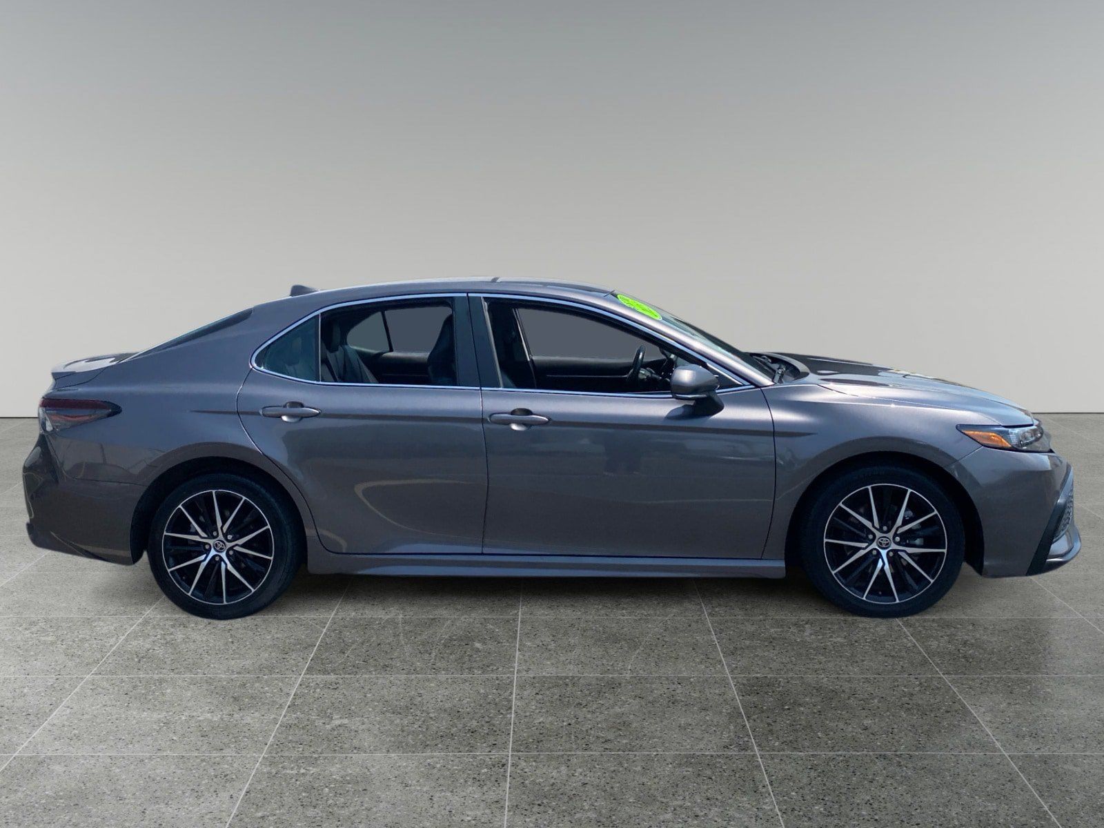 Used 2023 Toyota Camry SE FWD image 6