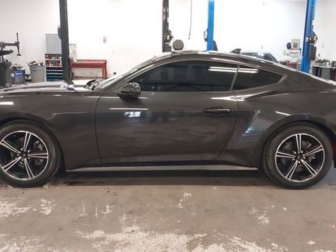 Used 2024 Ford Mustang Coupe RWD image 35