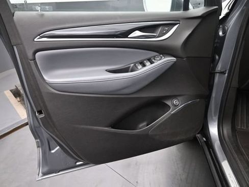 Used 2019 Buick Enclave Essence FWD image 12