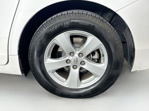 Used 2017 Toyota Sienna LE image 11