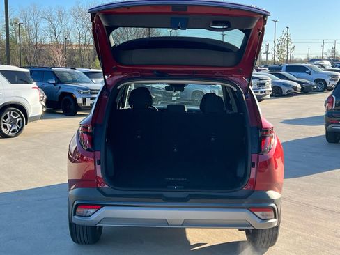 Certified 2025 Hyundai Tucson SE image 15