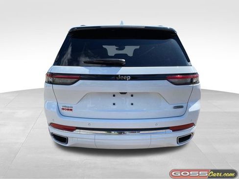 Certified 2022 Jeep Grand Cherokee Overland AWD/4WD image 4