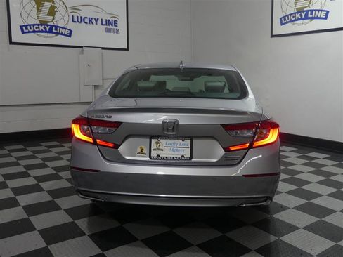 Used 2020 Honda Accord Touring image 8