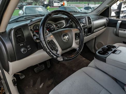 Used 2008 Chevrolet Silverado 2500 LT w/ Suspension Package, Off-Road image 12