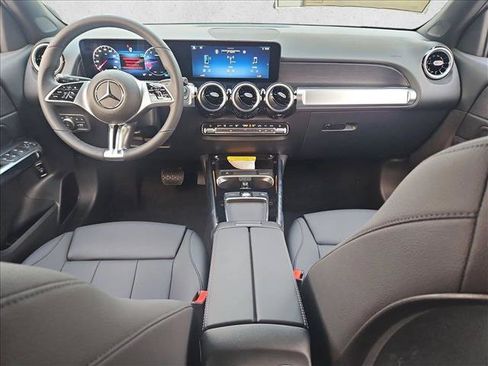 New 2026 Mercedes-Benz GLB 250 image 14