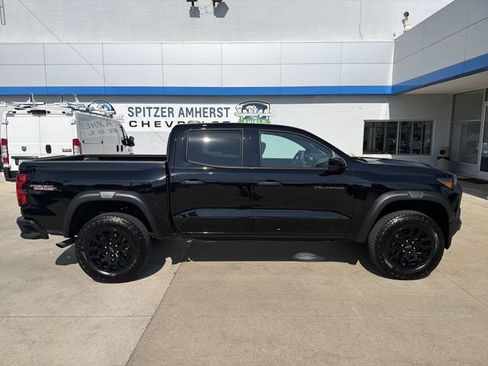 Used 2024 Chevrolet Colorado Trail Boss w/ Technology Package AWD/4WD image 11