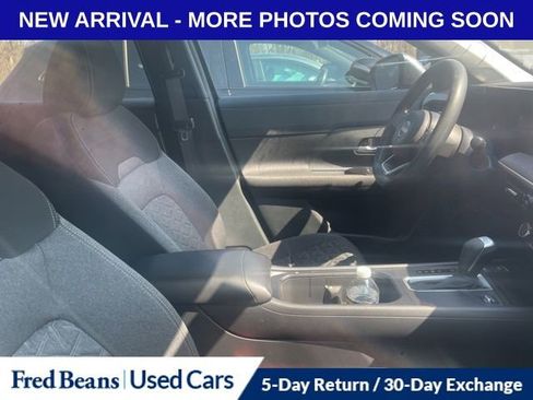 Used 2025 Nissan Kicks SV image 9