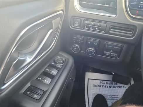 Used 2023 Chevrolet Suburban Z71 w/ Z71 Off-Road Package image 37