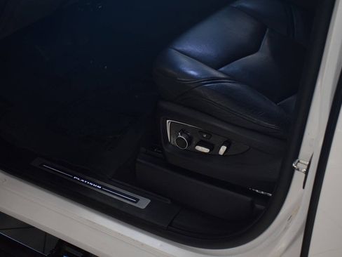 Used 2019 Cadillac Escalade ESV Platinum AWD/4WD image 15