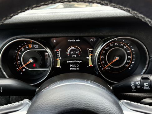 Used 2022 Jeep Wrangler Unlimited Sahara w/ Cold Weather Group AWD/4WD image 25