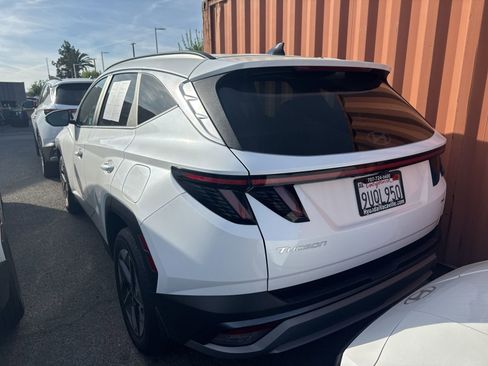 Certified 2025 Hyundai Tucson SEL image 3