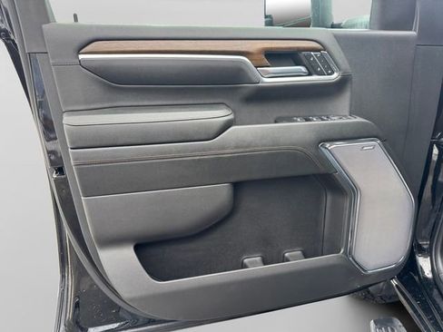 Used 2024 Chevrolet Silverado 2500 High Country w/ Z71 Off-Road Package image 8