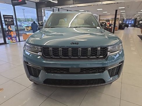 New 2026 Jeep Grand Cherokee Limited w/ Limited Altitude Package RWD image 8