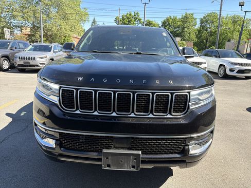 Used 2023 Jeep Wagoneer 4WD image 3