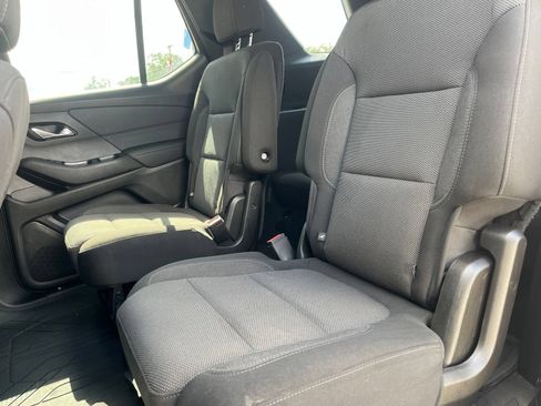 Certified 2022 Chevrolet Traverse LT FWD image 12
