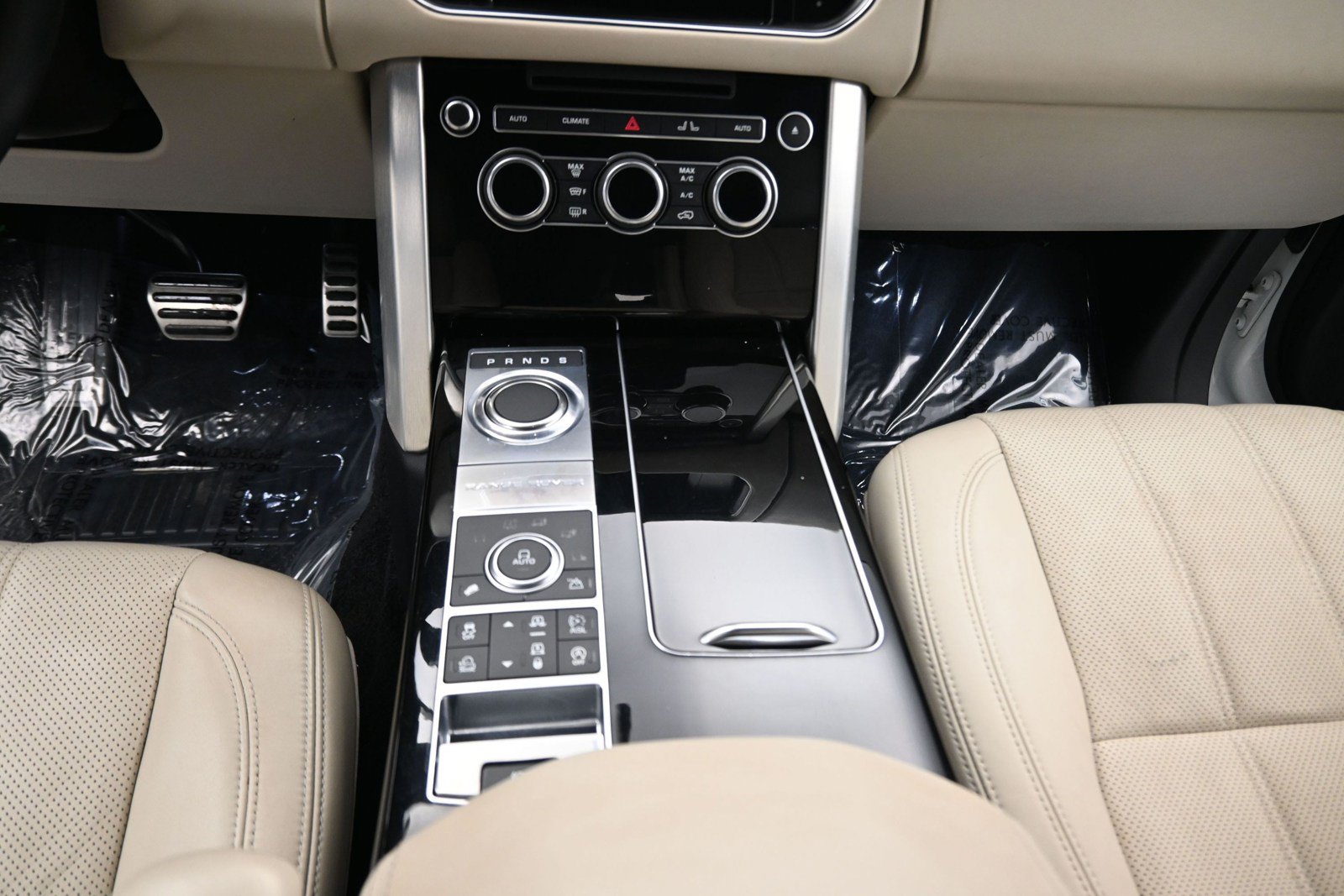 Used 2016 Land Rover Range Rover Supercharged AWD/4WD image 13