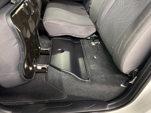 Used 2018 Toyota Tacoma TRD Off-Road image 32