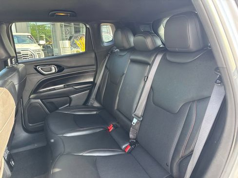 Used 2025 Jeep Compass Trailhawk AWD/4WD image 15
