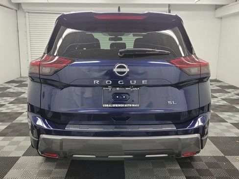 Certified 2025 Nissan Rogue SL FWD image 5