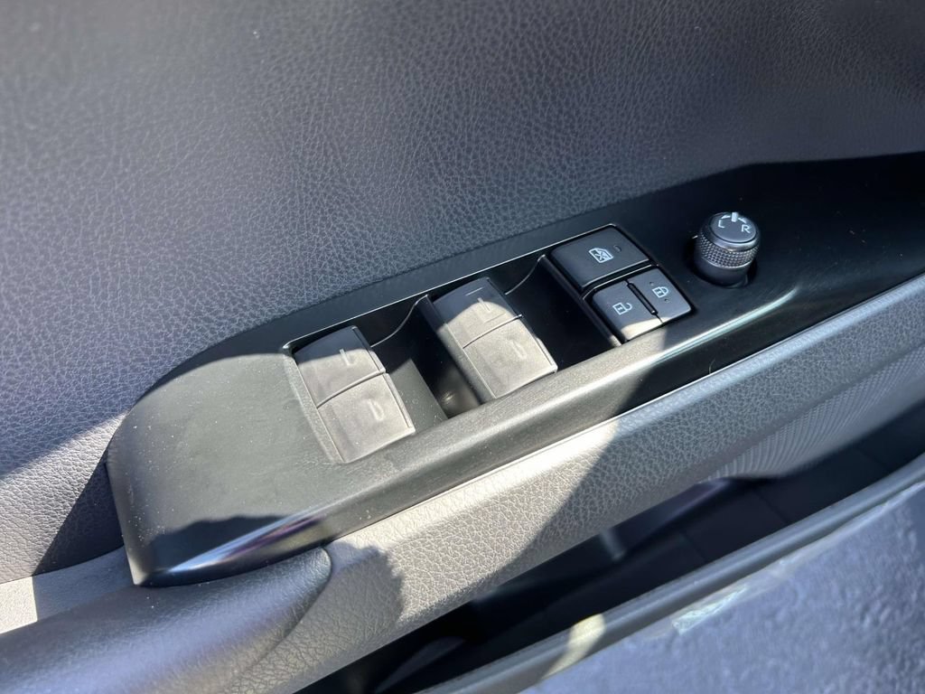 New 2026 Toyota Camry Hybrid FWD image 16
