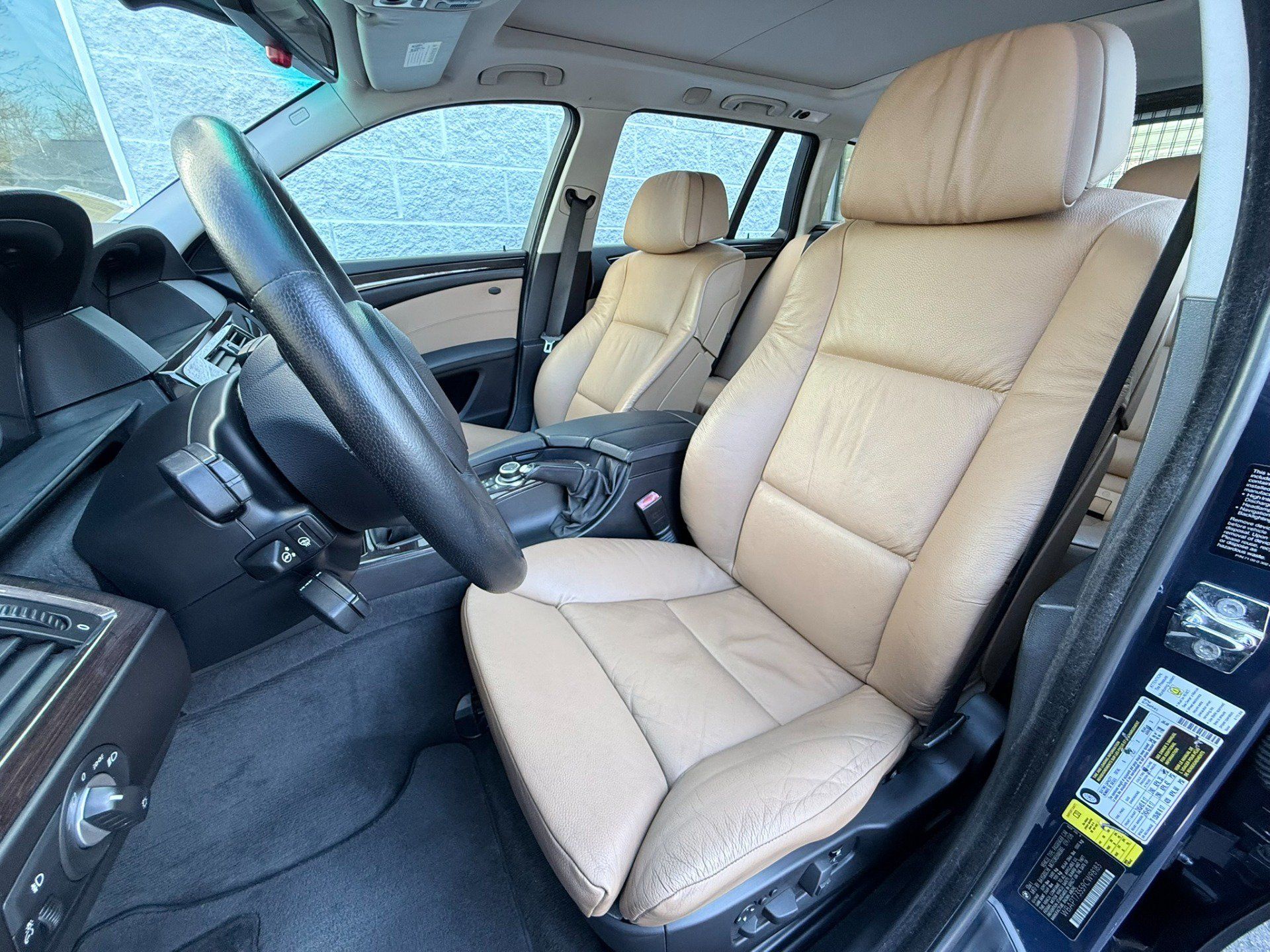 Used 2009 BMW 535i xDrive Wagon AWD/4WD image 14