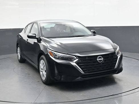 Certified 2025 Nissan Sentra S image 1