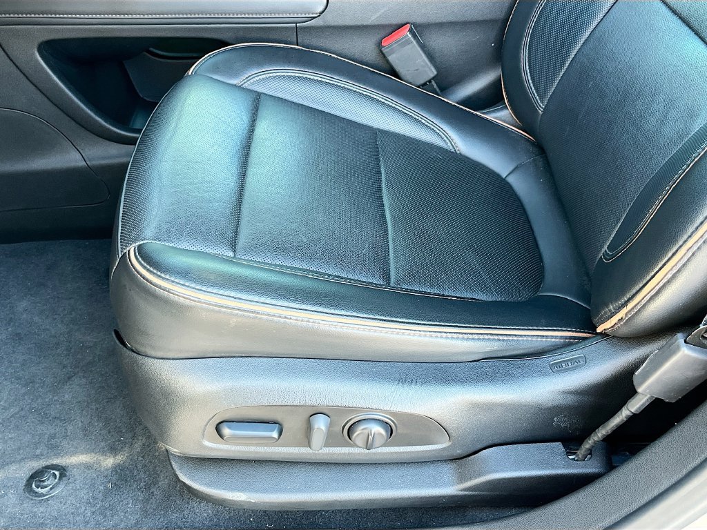 Used 2022 GMC Acadia AT4 w/ Technology Package AWD/4WD image 20