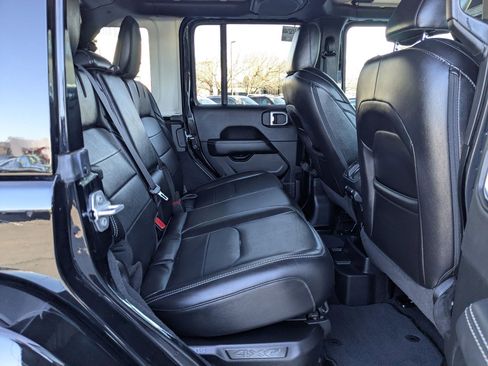 Used 2023 Jeep Wrangler Sahara image 29