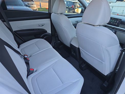 Certified 2026 Hyundai Tucson SE image 11