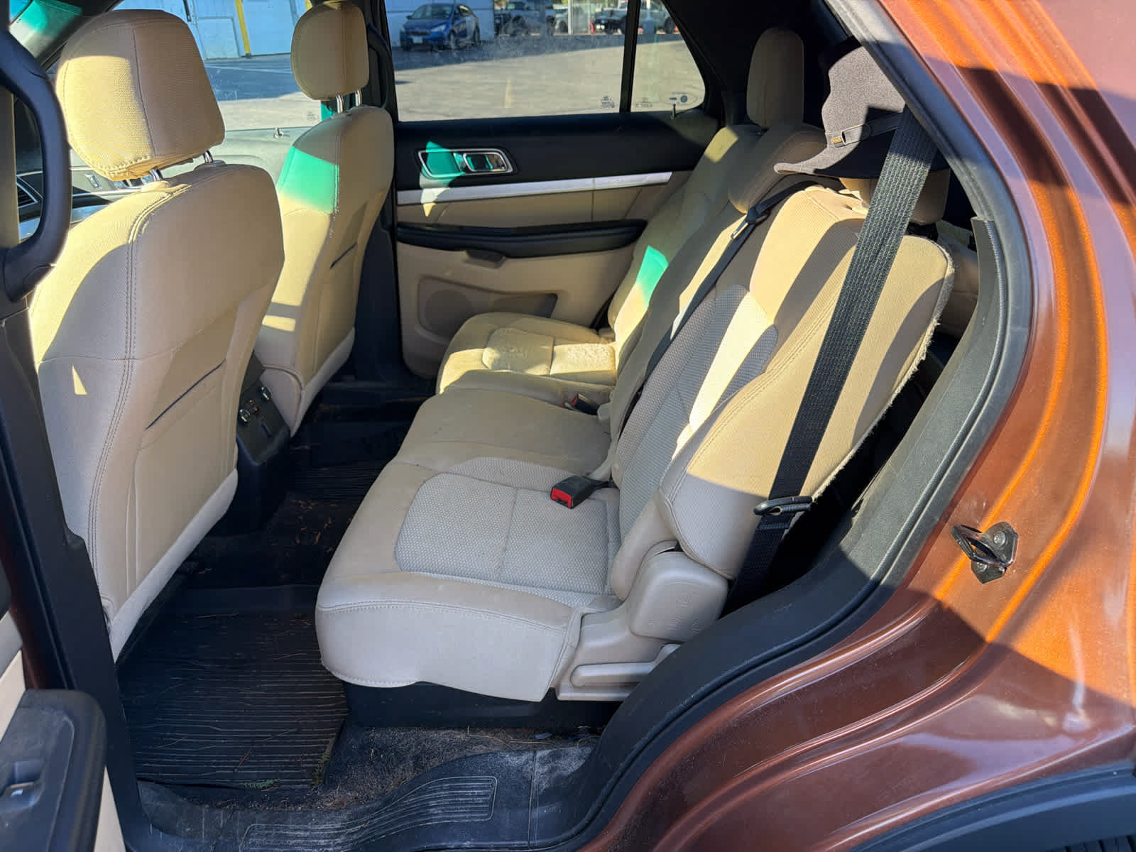 Used 2017 Ford Explorer XLT w/ Equipment Group 201A AWD/4WD image 5