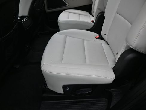 Used 2025 Kia Telluride S FWD image 34