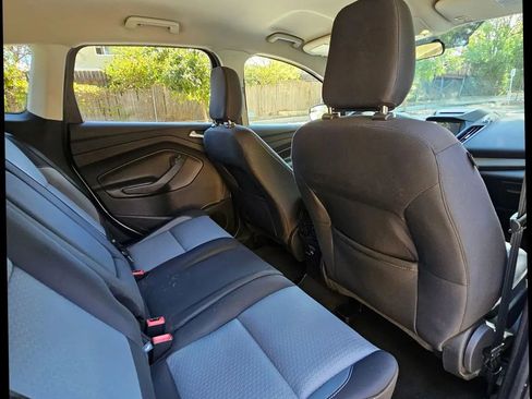 Used 2018 Ford Escape SE w/ SE Sync 3 Package AWD/4WD image 27