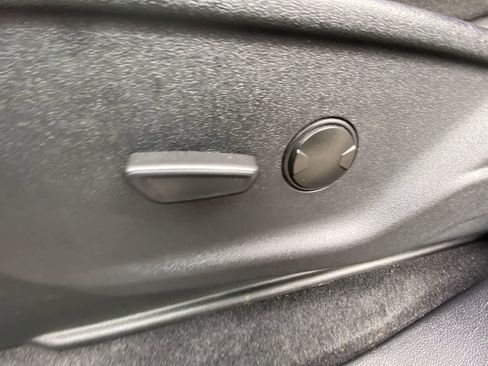 Used 2023 Ford F150 XLT image 12