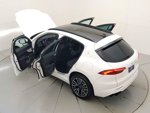 Used 2024 Maserati Grecale GT image 35