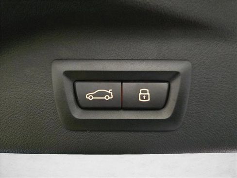 Used 2026 BMW X7 M60i image 15