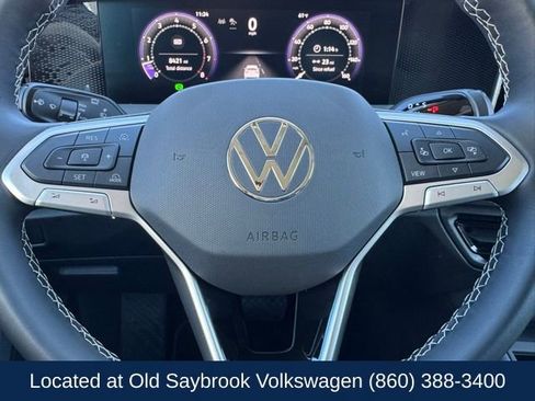 Certified 2025 Volkswagen Tiguan SE AWD/4WD image 39