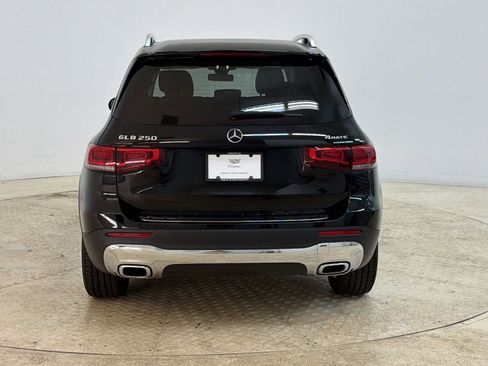Used 2021 Mercedes-Benz GLB 250 4MATIC image 10