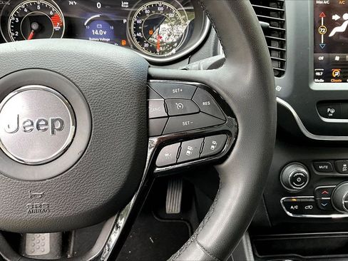 Used 2023 Jeep Cherokee Altitude Lux AWD/4WD image 11