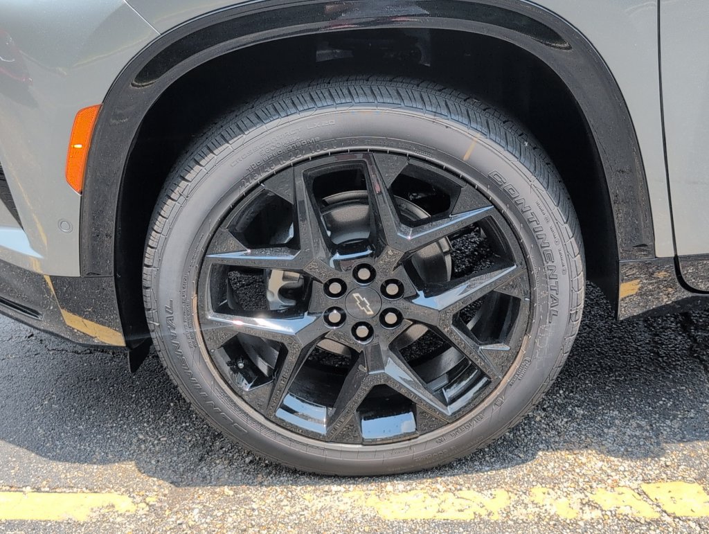 New 2026 Chevrolet Traverse RS w/ LPO, Floor Liner Package FWD image 11