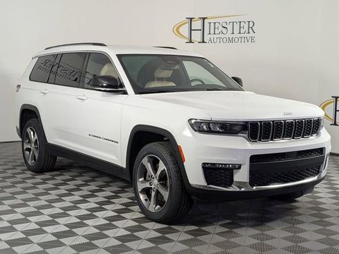 Used 2023 Jeep Grand Cherokee L Limited AWD/4WD image 2